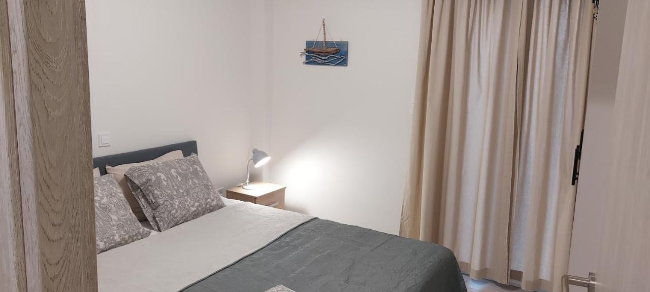 Kristy Apartment Артемида Екстериор снимка