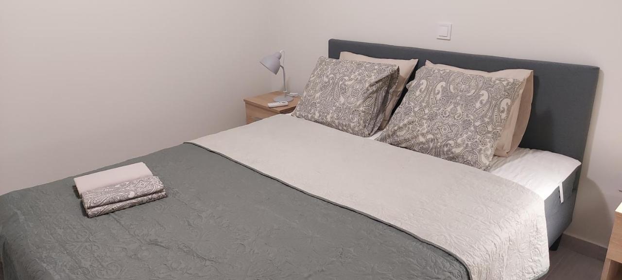 Kristy Apartment Артемида Екстериор снимка