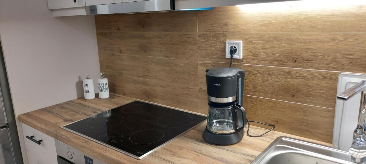 Kristy Apartment Артемида Екстериор снимка